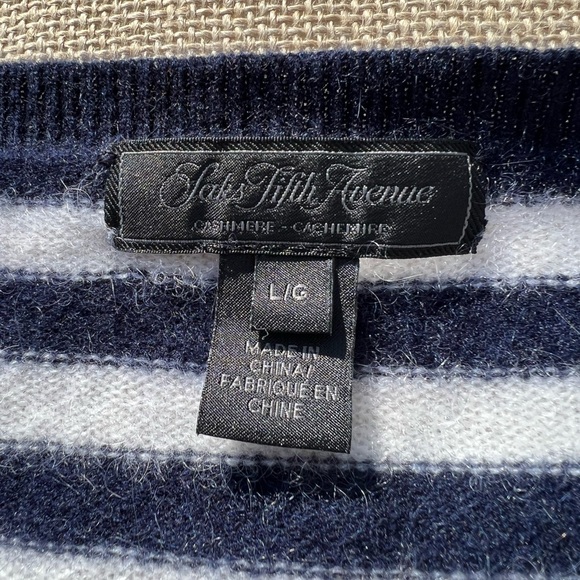 Saks Transitional 100% Cashmere Sweater Navy and Baby Blue Nautical Stripe Large - Picture 3 of 8